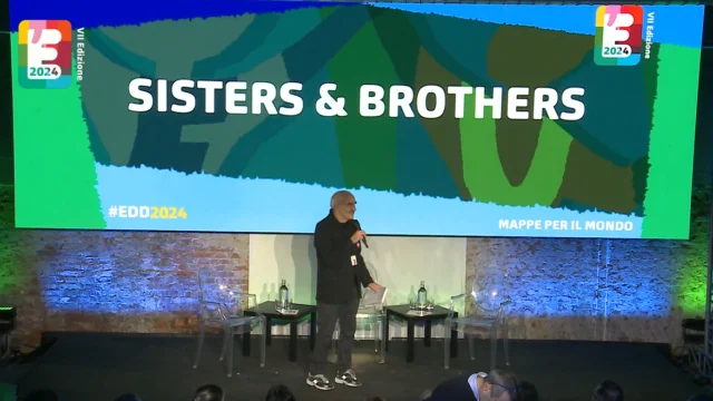 Video: Sisters & Brothers Paola & Chiara Ermal Meta Giulia Minoli Elena Baragli Gino Castaldo Serena Dandini