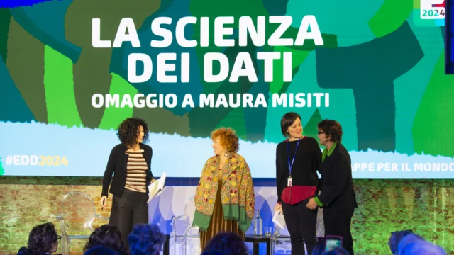 Video: Omaggio Maura Misiti Serena DandiniTalk Linda Laura Sabbadini Angela ToffaninRacconto Donata Columbro Licia TroisiConduce Chiara Lico